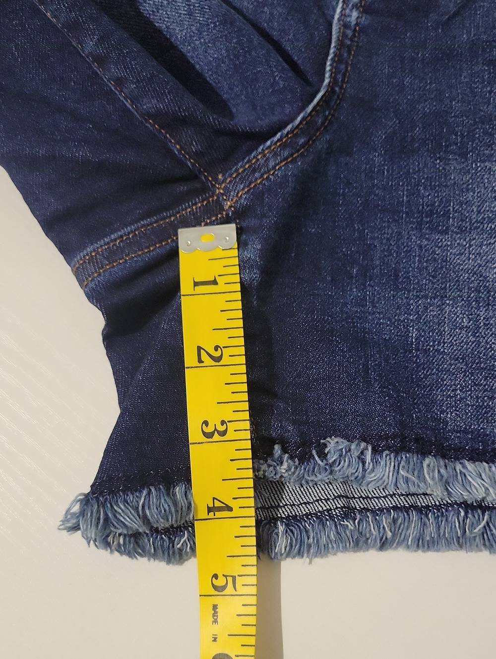 A.N.A New Approach Women's Dark Denim Mid-Rise Frayed Hem Shortie Shorts Sz 18 - Picture 10 of 10